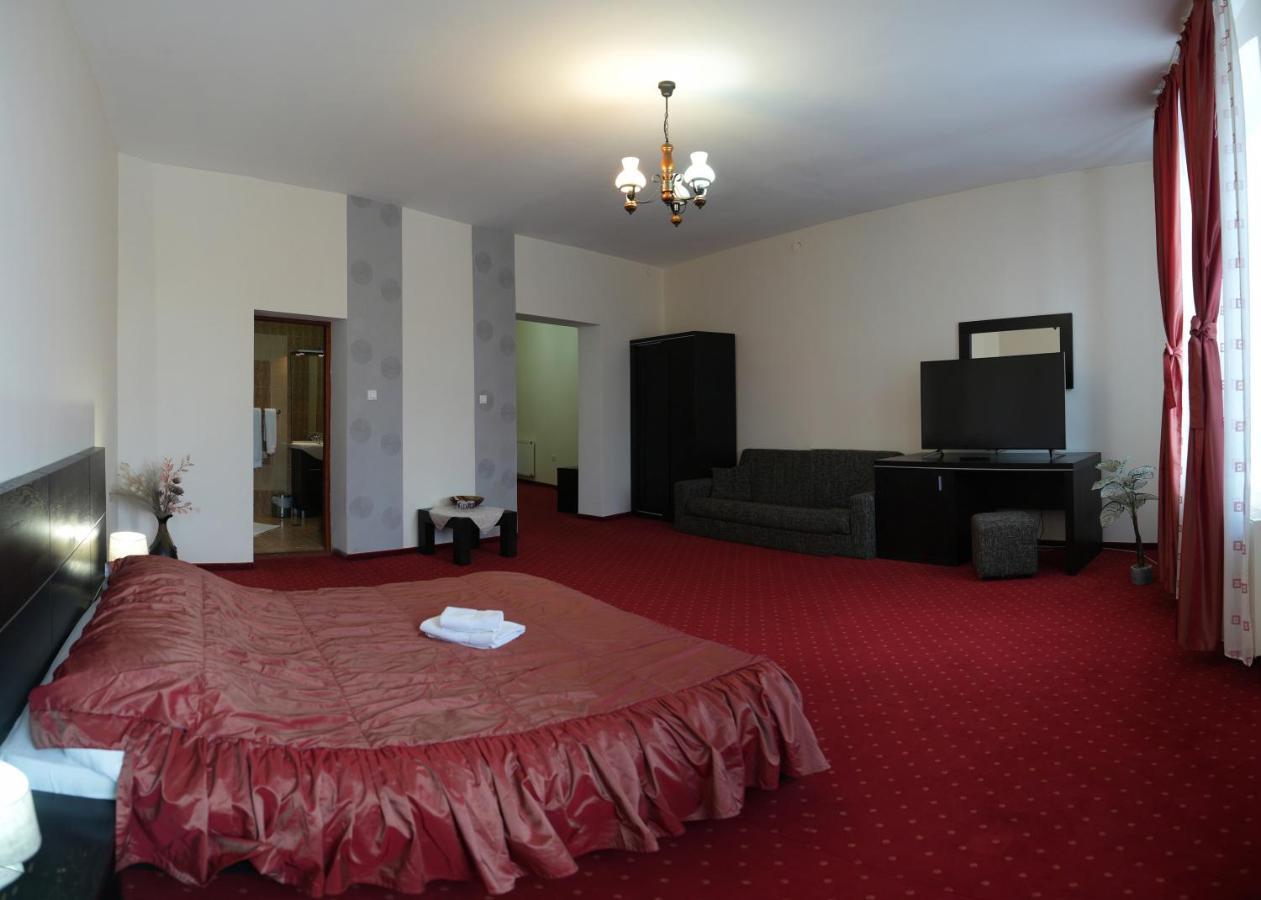Hotel Rubin*** Gheorgheni  Esterno foto