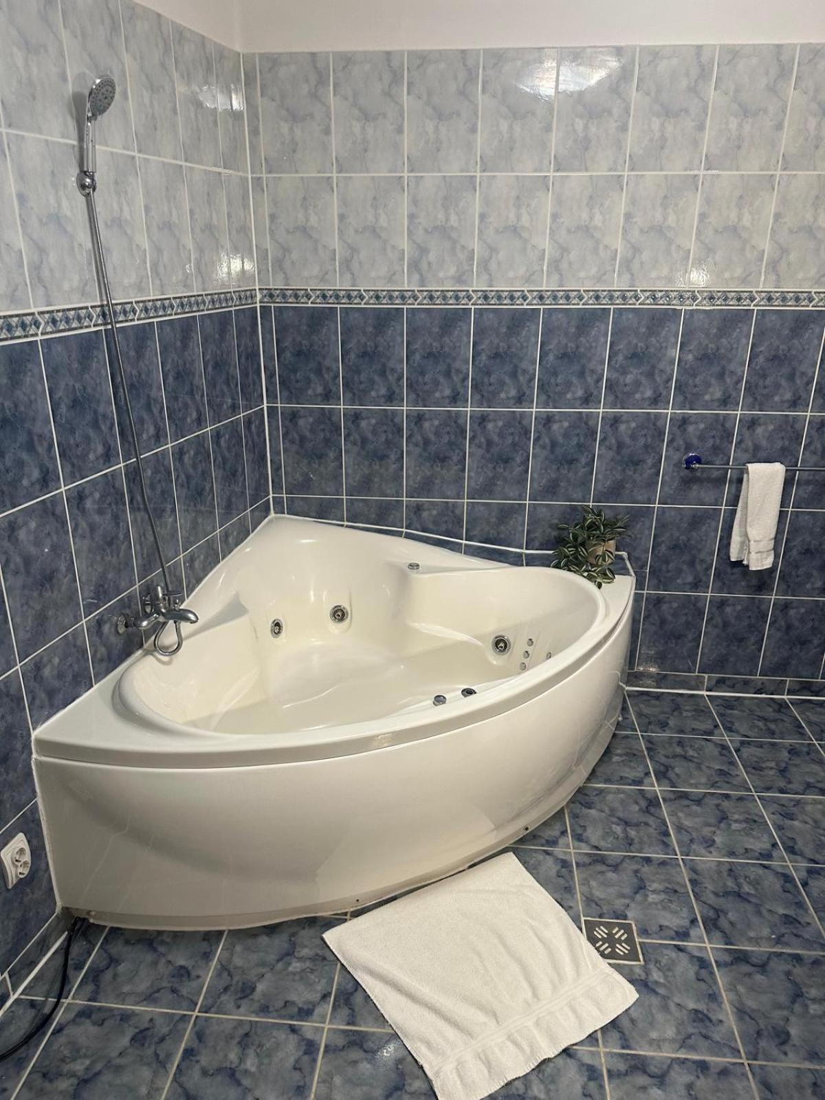 Hotel Rubin*** Gheorgheni  Esterno foto